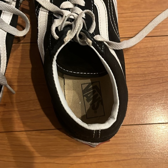 Classic black and white old skool low cut Vans - Picture 10 of 10